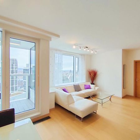 Sag Romantic 22 Floor Panorama City Free Parking Free Wifi Bratislava Ngoại thất bức ảnh
